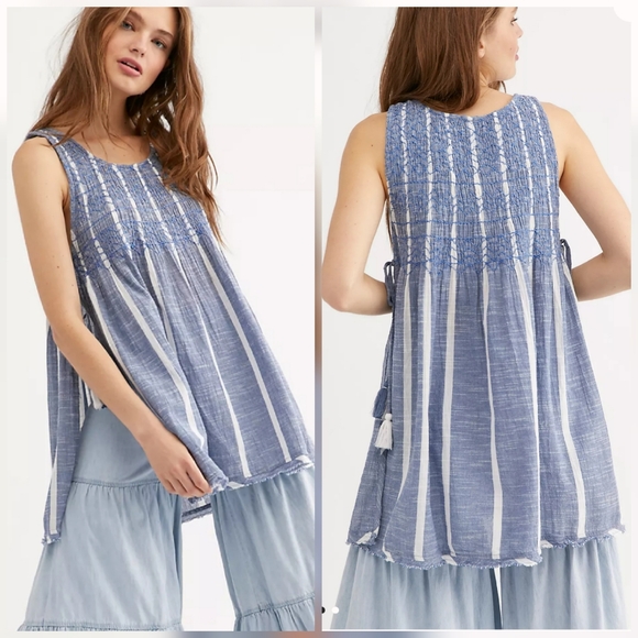 Free People, Obi Posey Smocked Chambray Blue Striped Tassel Top Size Medium - Picture 1 of 11